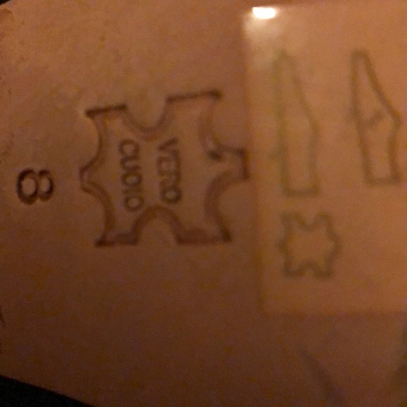 Good quality black Aldo heel boots - Picture 4 of 4